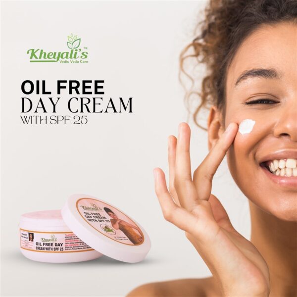 Oil Free Day Cream With SPF 25 - 100 GMS